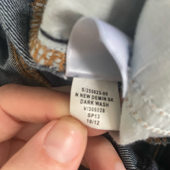 Size 6 Old navy maternity jeans, full panel, NWOT - Picture 2 of 5